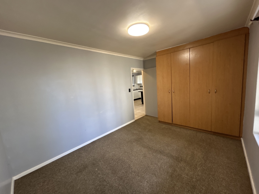 To Let 2 Bedroom Property for Rent in Royal Ascot Western Cape